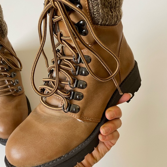 Outdoor style ankle boots - Picture 3 of 16